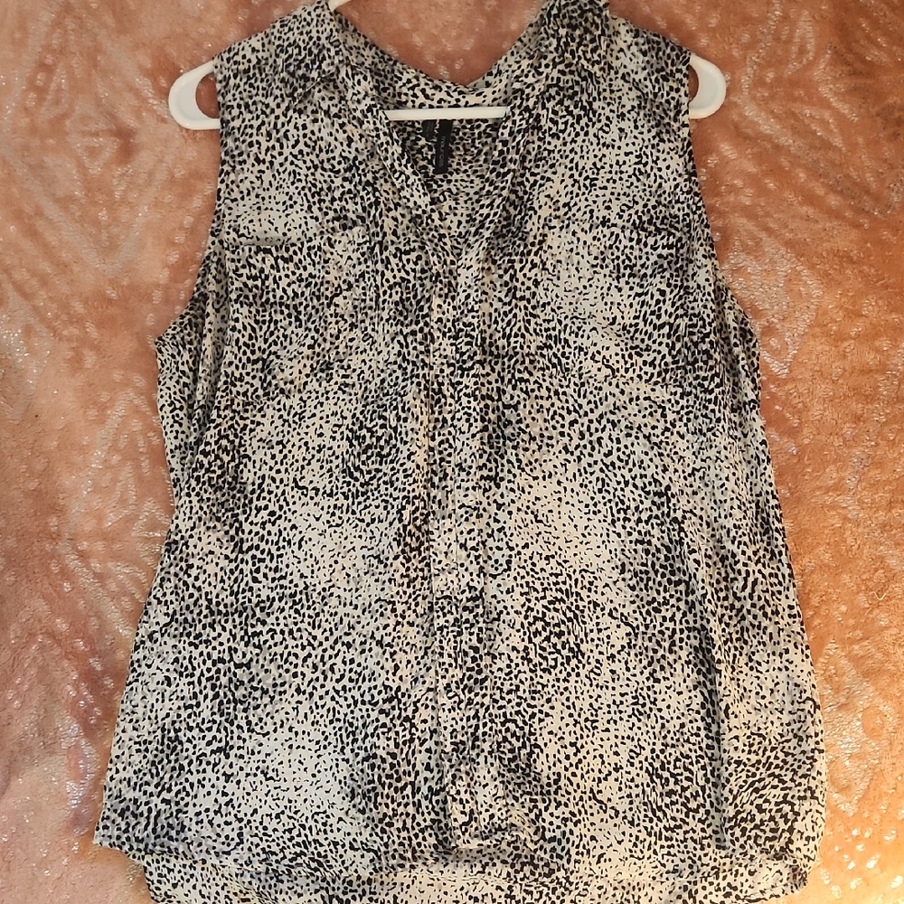 Maurices Black and White Sleeveless Blouse